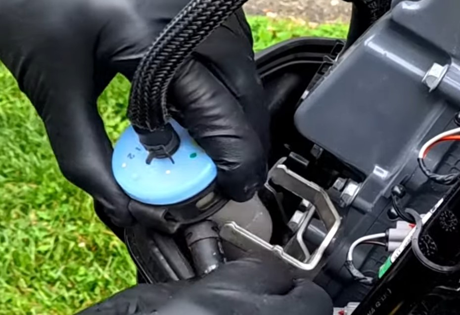 Φίλτρο Βενζίνης Suzuki Marine DF9.9–DF100 | Γνήσιο OEM Ανταλλακτικό - Image 3