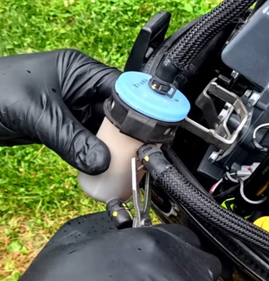 Φίλτρο Βενζίνης Suzuki Marine DF9.9–DF100 | Γνήσιο OEM Ανταλλακτικό - Image 4